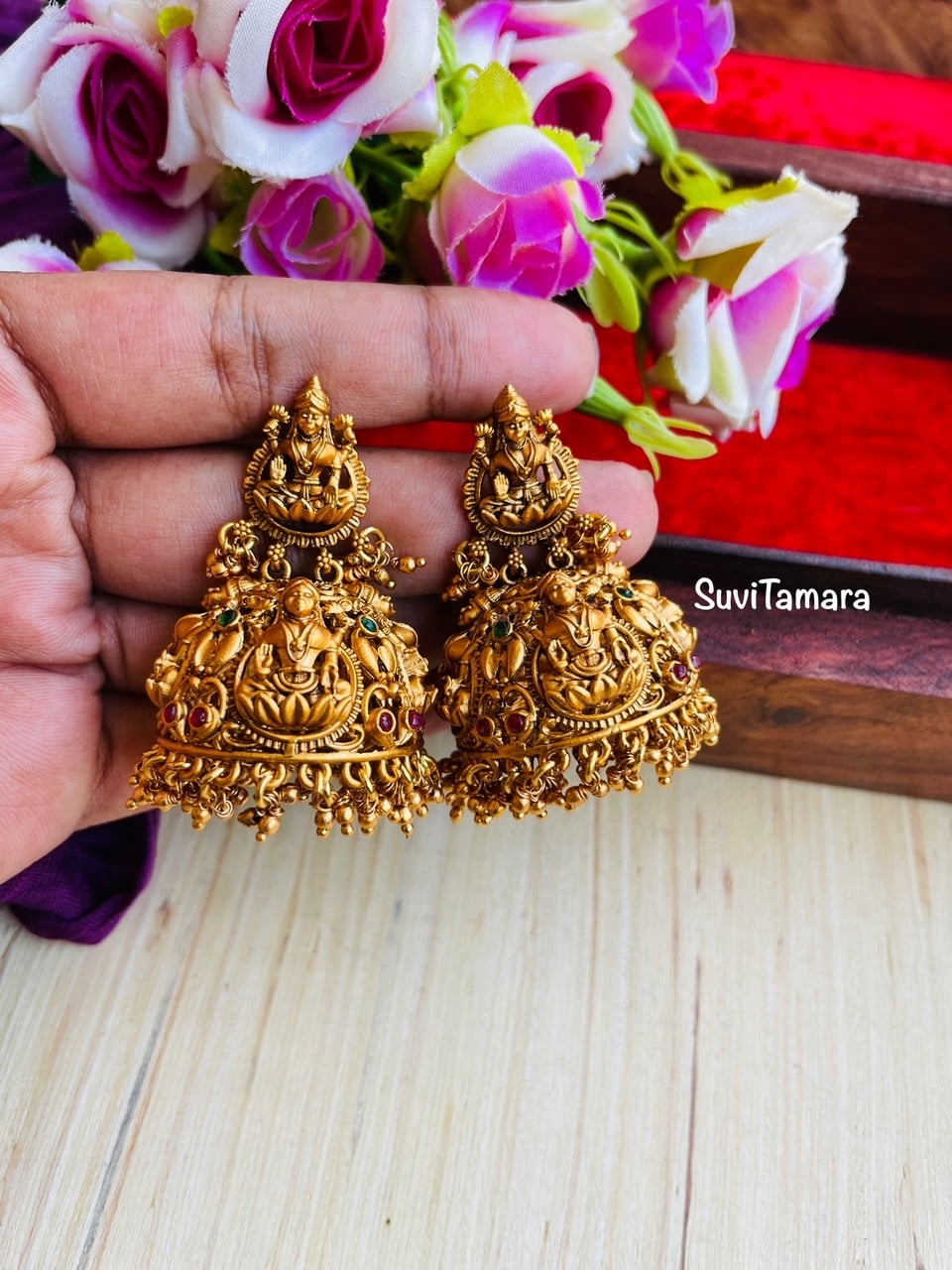 Broad Lakshmi Jhumka - South India Jewels | Temple jewellery earrings,  Bridal gold jewellery designs, Gold jewelry fashion